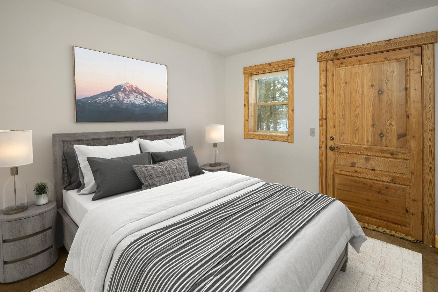 Detail Gallery Image 8 of 31 For 15404 Donner Pass Rd, Truckee,  CA 96161 - 5 Beds | 4/1 Baths