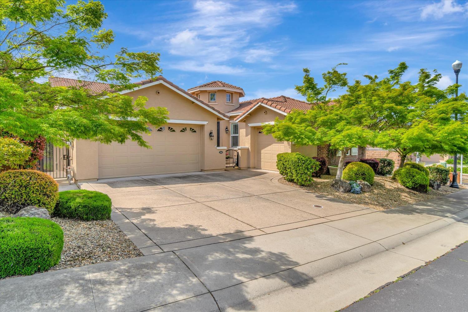 Photo of 2104 Petruchio Wy in Roseville, CA