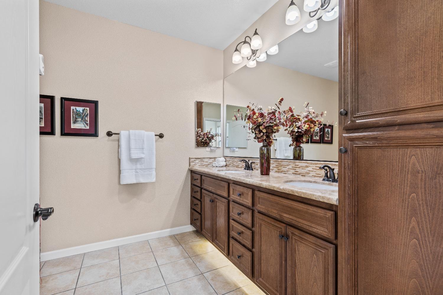 Detail Gallery Image 15 of 33 For 1049 Volonne Dr, Roseville,  CA 95747 - 2 Beds | 2 Baths