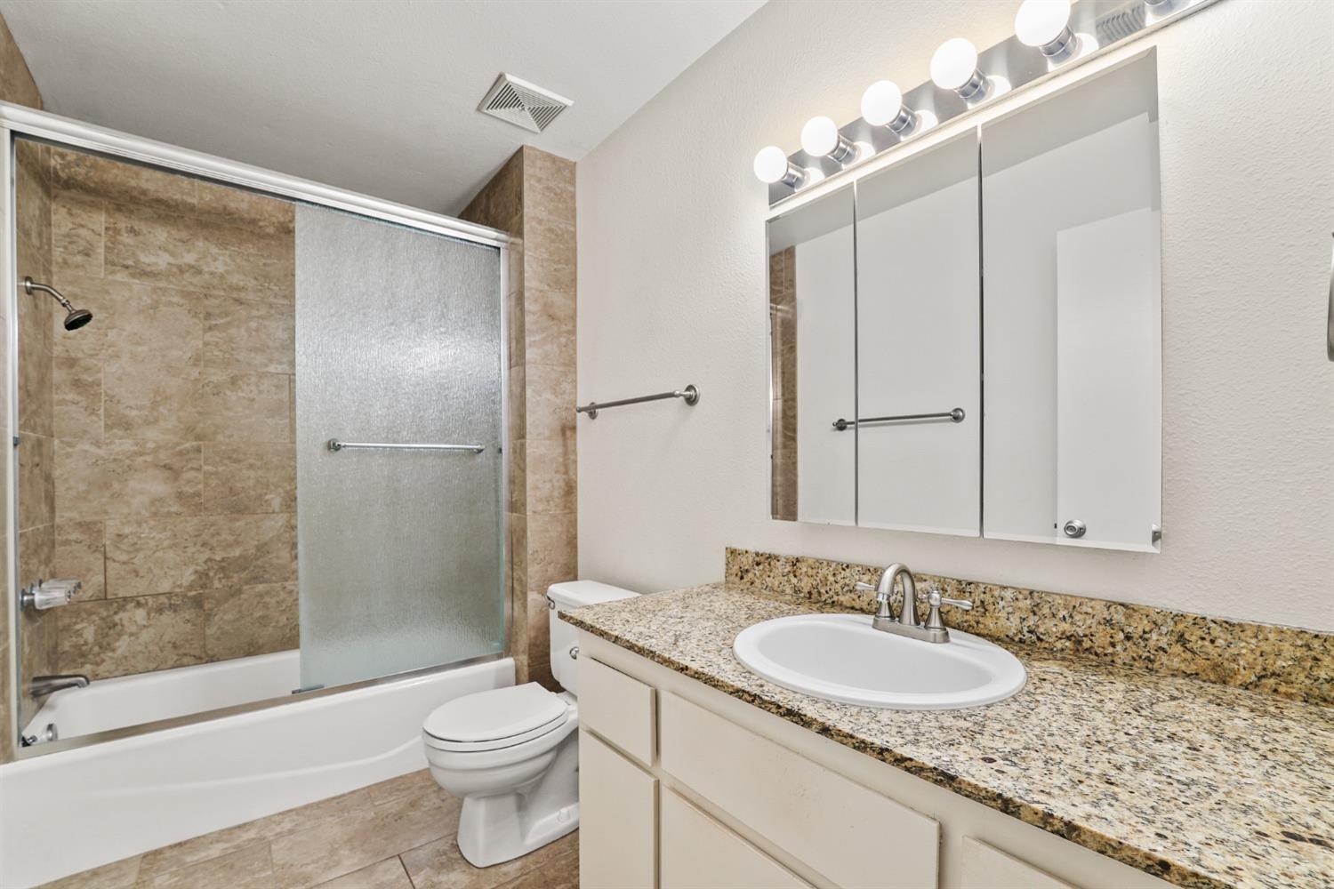 Detail Gallery Image 14 of 19 For 201 Woodrow Ave #16,  Modesto,  CA 95350 - 2 Beds | 1 Baths