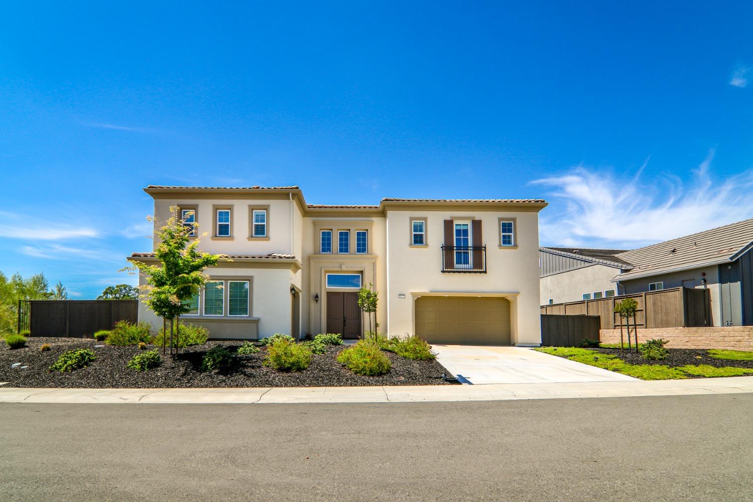 Detail Gallery Image 2 of 52 For 4111 Willow Creek Way, Rocklin,  CA 95765 - 5 Beds | 4/1 Baths