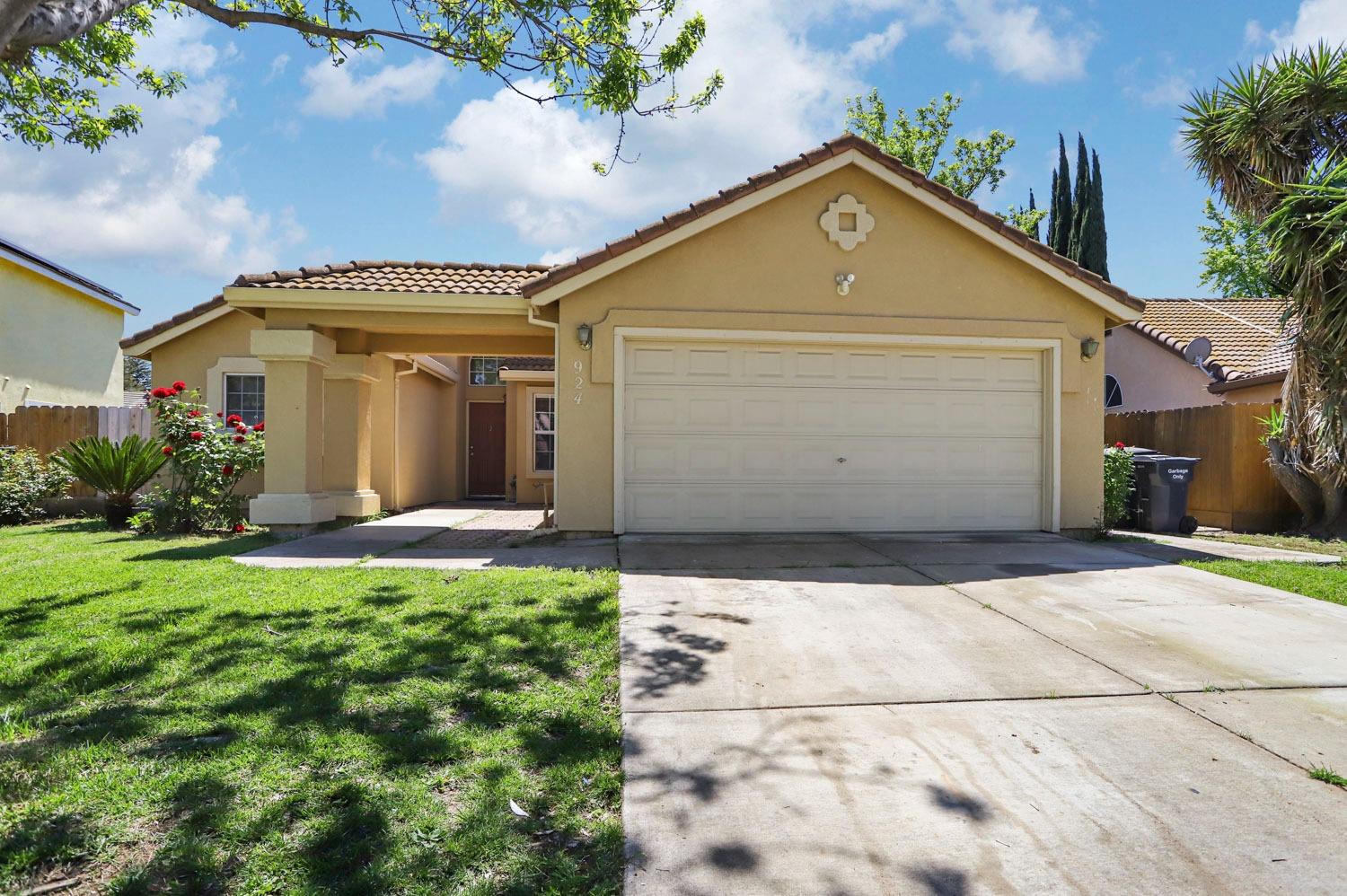 Photo of 924 Gotland Ct in Tracy, CA