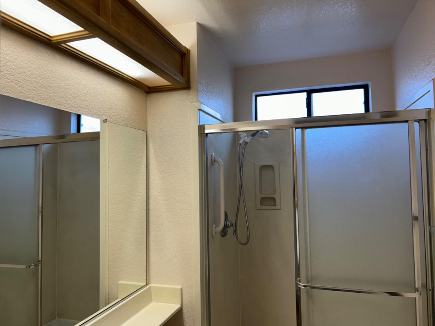 Detail Gallery Image 5 of 10 For 3657 Rollins Way, Antelope,  CA 95843 - 2 Beds | 2 Baths