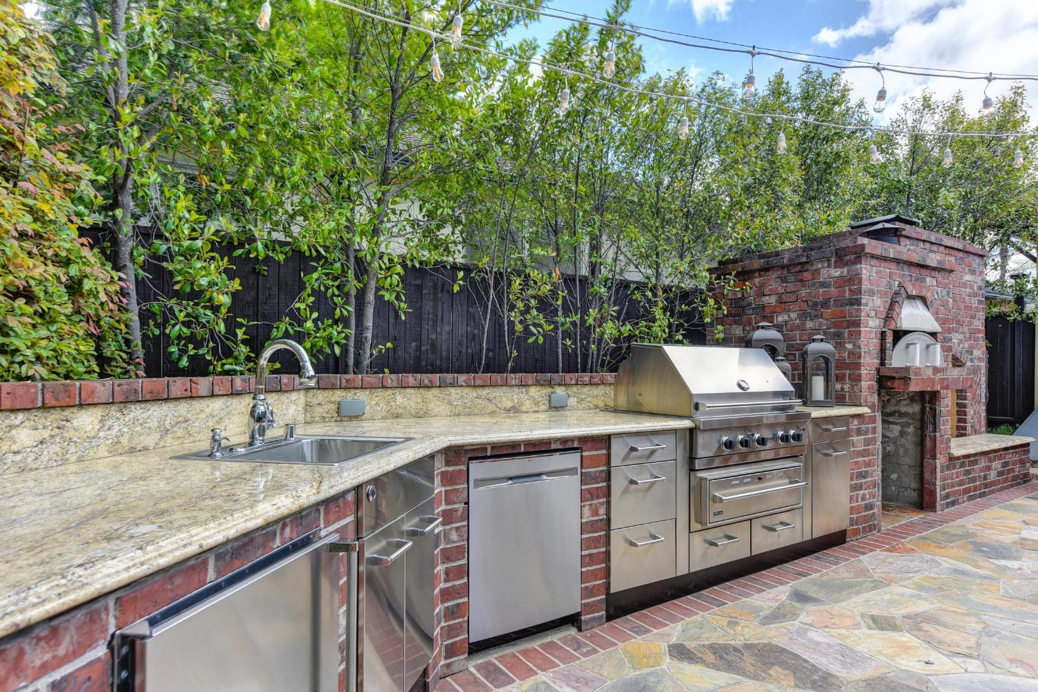 Detail Gallery Image 44 of 75 For 1332 33rd St, Sacramento,  CA 95816 - 3 Beds | 2 Baths