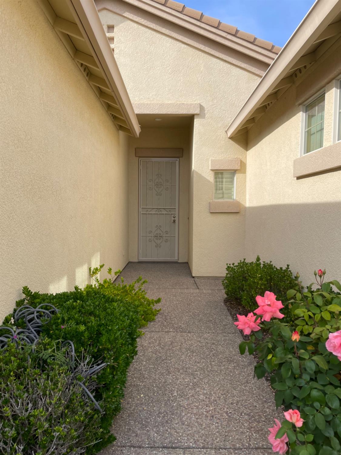 Detail Gallery Image 3 of 62 For 1690 Crocker Ln, Lincoln,  CA 95648 - 2 Beds | 2 Baths