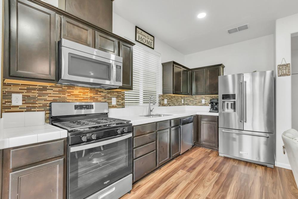 Detail Gallery Image 9 of 42 For 8893 Robbins Rd, Sacramento,  CA 95829 - 3 Beds | 2/1 Baths