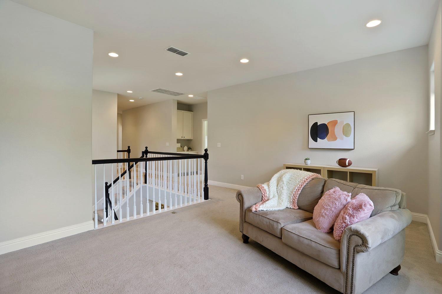 Detail Gallery Image 33 of 58 For 223 S Vista Hermosa St, Mountain House,  CA 95391 - 4 Beds | 2/1 Baths