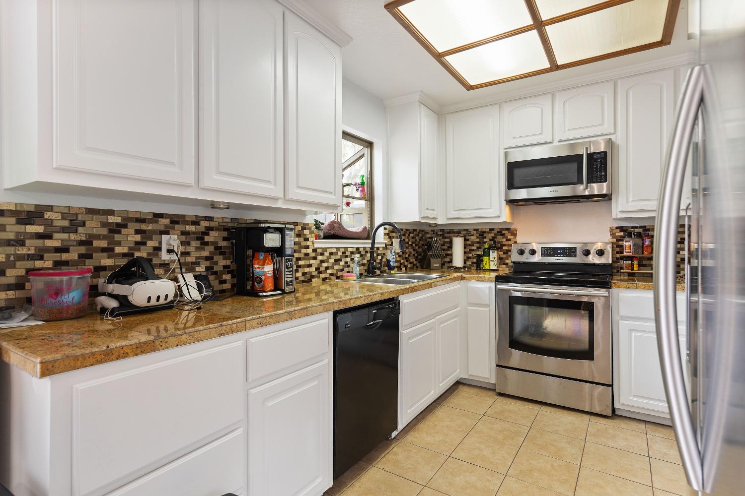 Detail Gallery Image 8 of 24 For 6357 Port Gibson Ct, Citrus Heights,  CA 95621 - 2 Beds | 1 Baths
