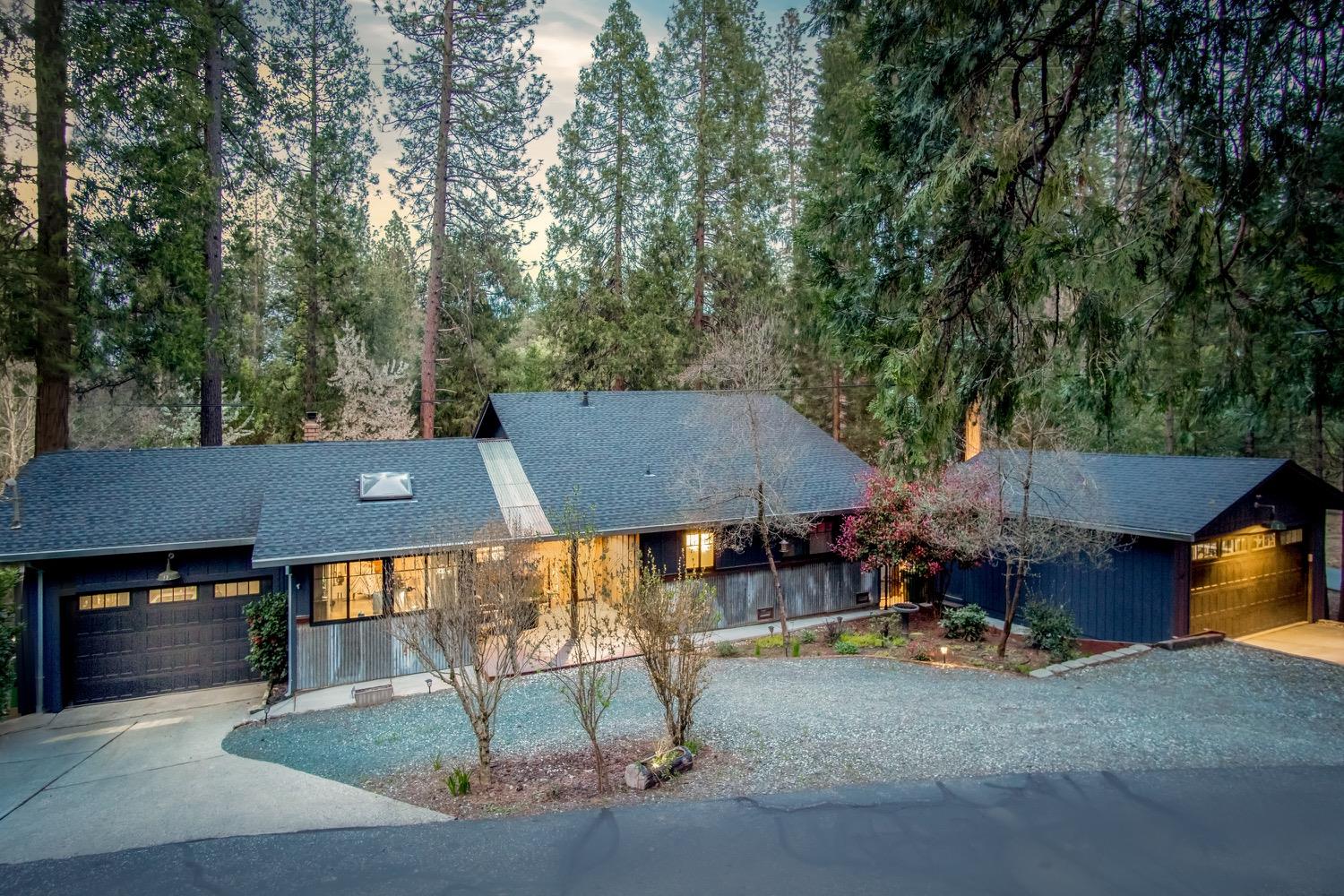 Detail Gallery Image 1 of 54 For 12197 Poke Pl, Nevada City,  CA 95959 - 3 Beds | 2 Baths