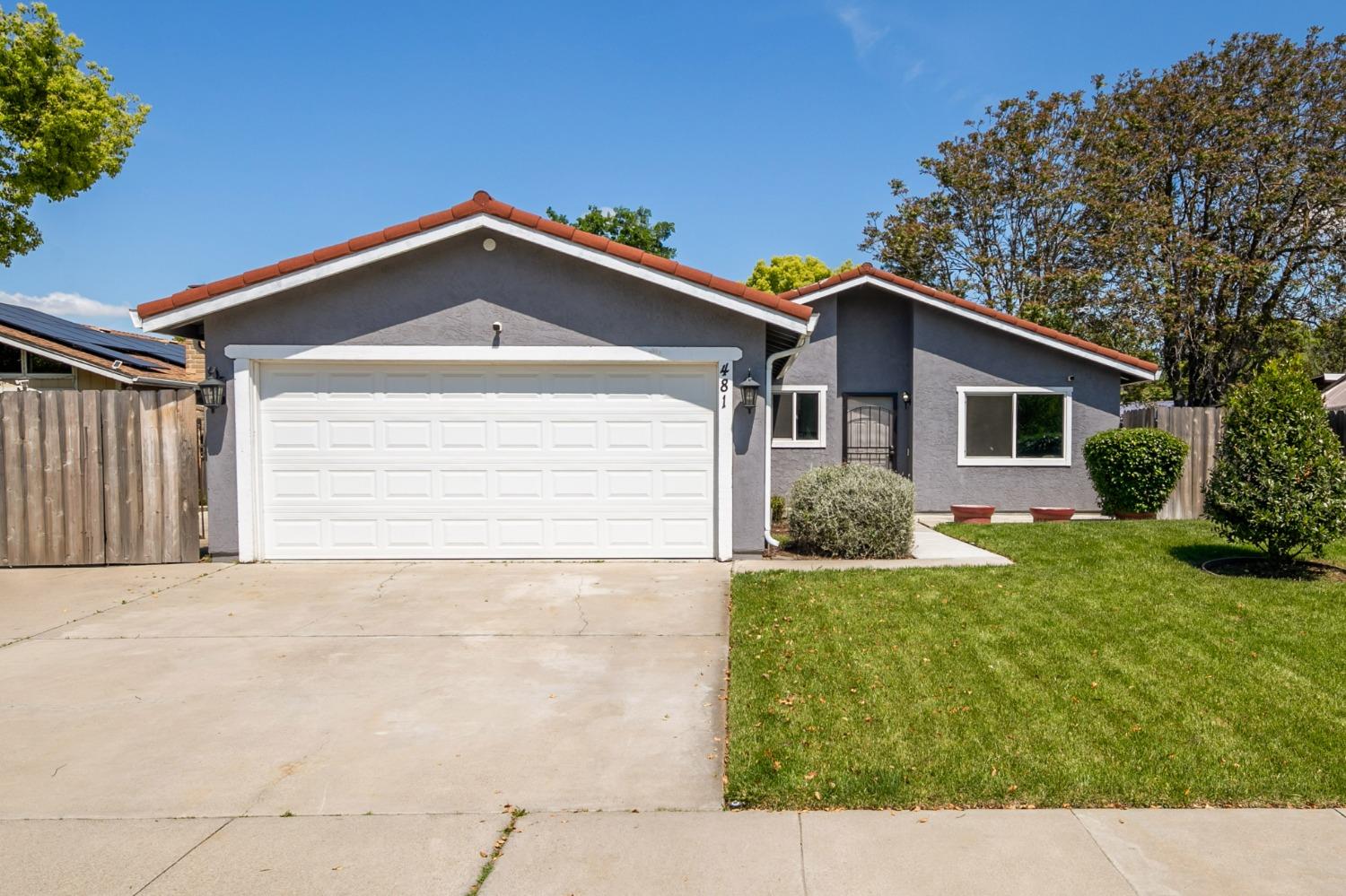 Photo of 481 Seville Wy in Manteca, CA
