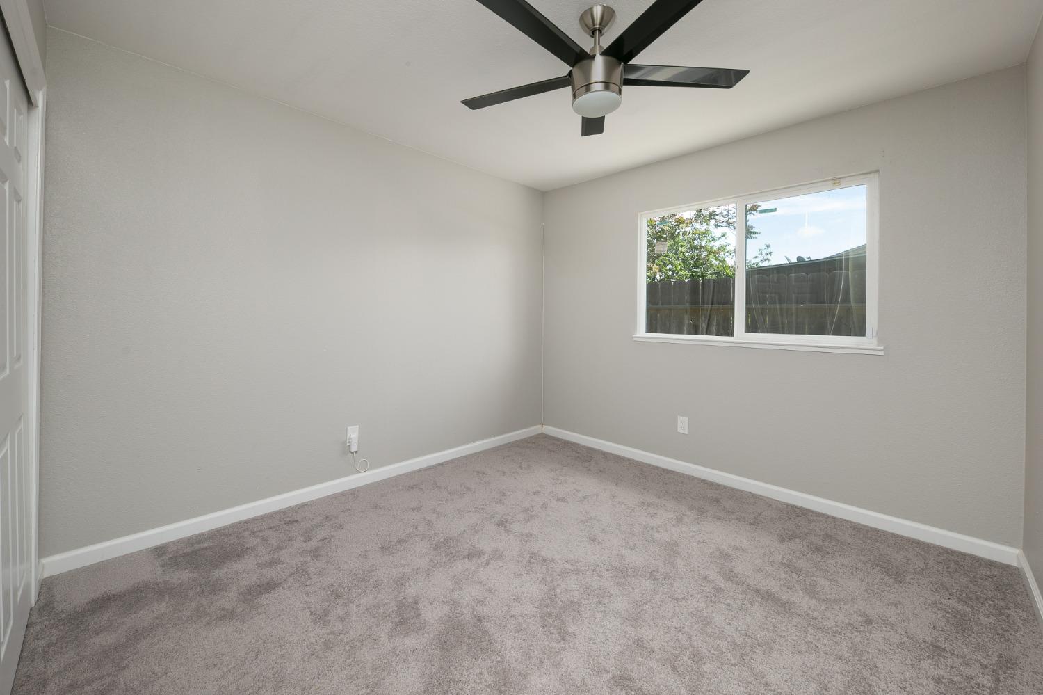 Detail Gallery Image 13 of 36 For 481 Seville Way, Manteca,  CA 95336 - 3 Beds | 2 Baths