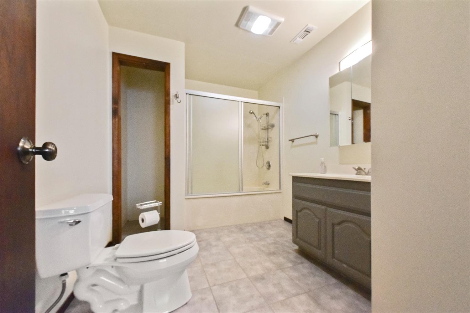 Detail Gallery Image 22 of 46 For 816 H St, Lincoln,  CA 95648 - 3 Beds | 2/1 Baths