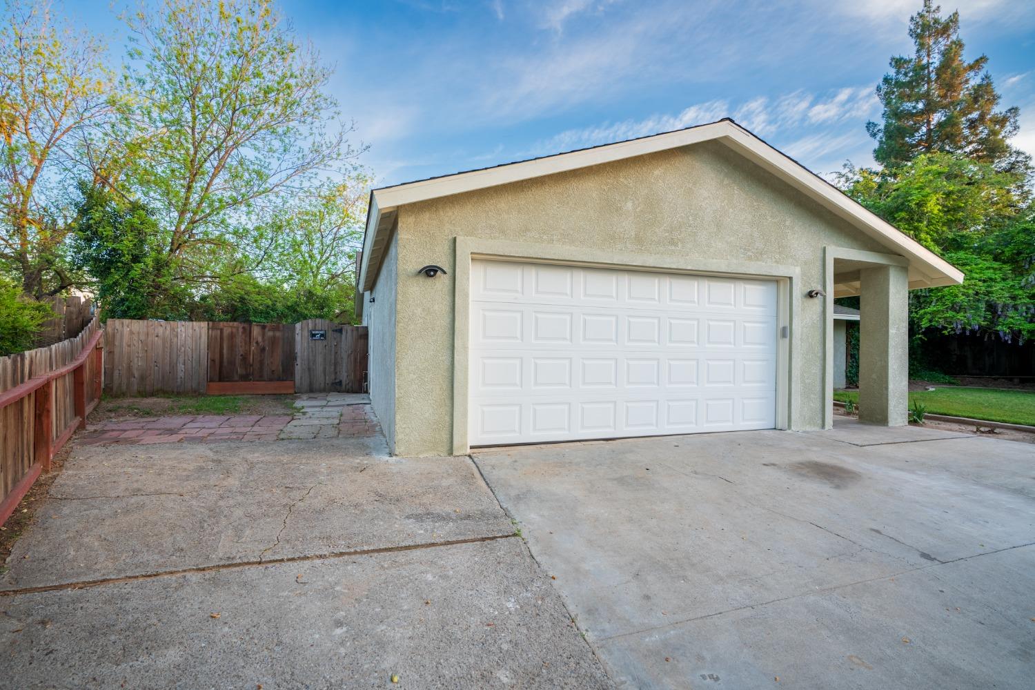 Detail Gallery Image 3 of 32 For 3215 Monte Vista Ct, Merced,  CA 95340 - 3 Beds | 2 Baths