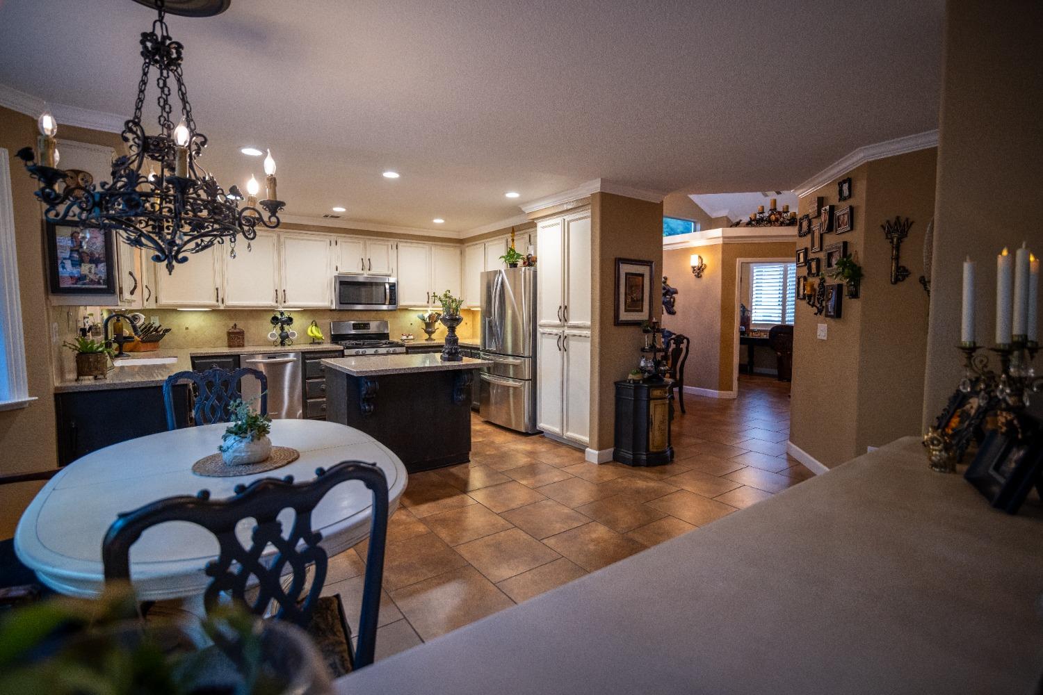 Detail Gallery Image 22 of 62 For 1728 Calle Campana, Roseville,  CA 95747 - 4 Beds | 2/1 Baths