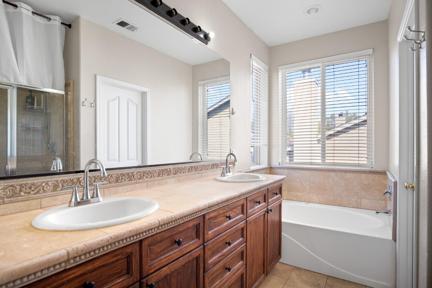 Detail Gallery Image 25 of 35 For 328 Plumcrest Ct, Oakdale,  CA 95361 - 4 Beds | 2/1 Baths