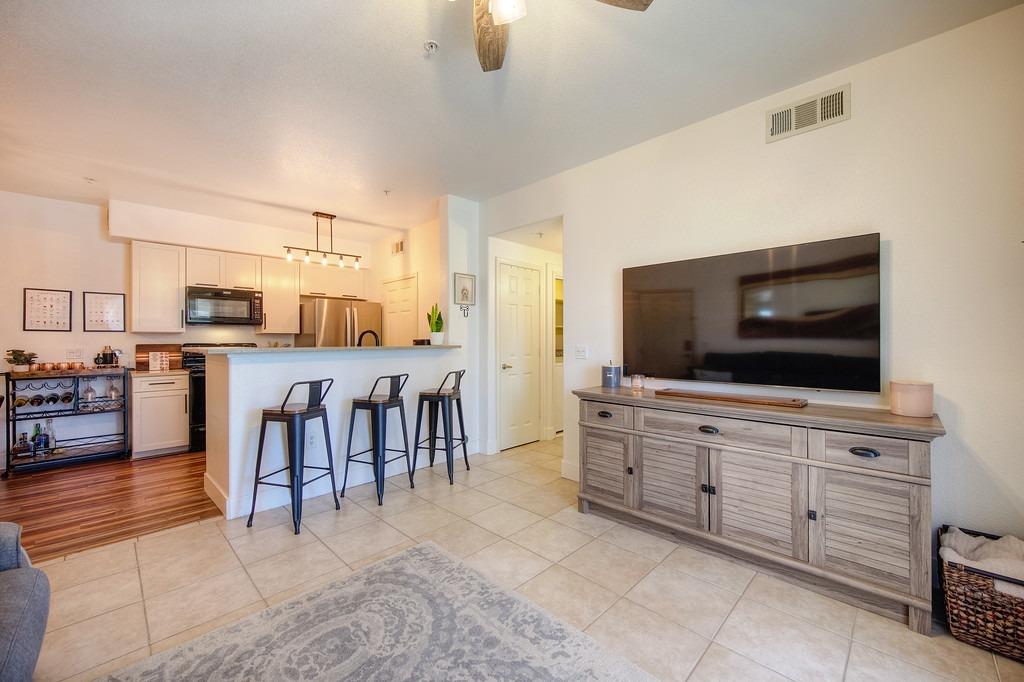 Detail Gallery Image 9 of 36 For 1201 Whitney Ranch Pkwy #916,  Rocklin,  CA 95765 - 3 Beds | 2 Baths