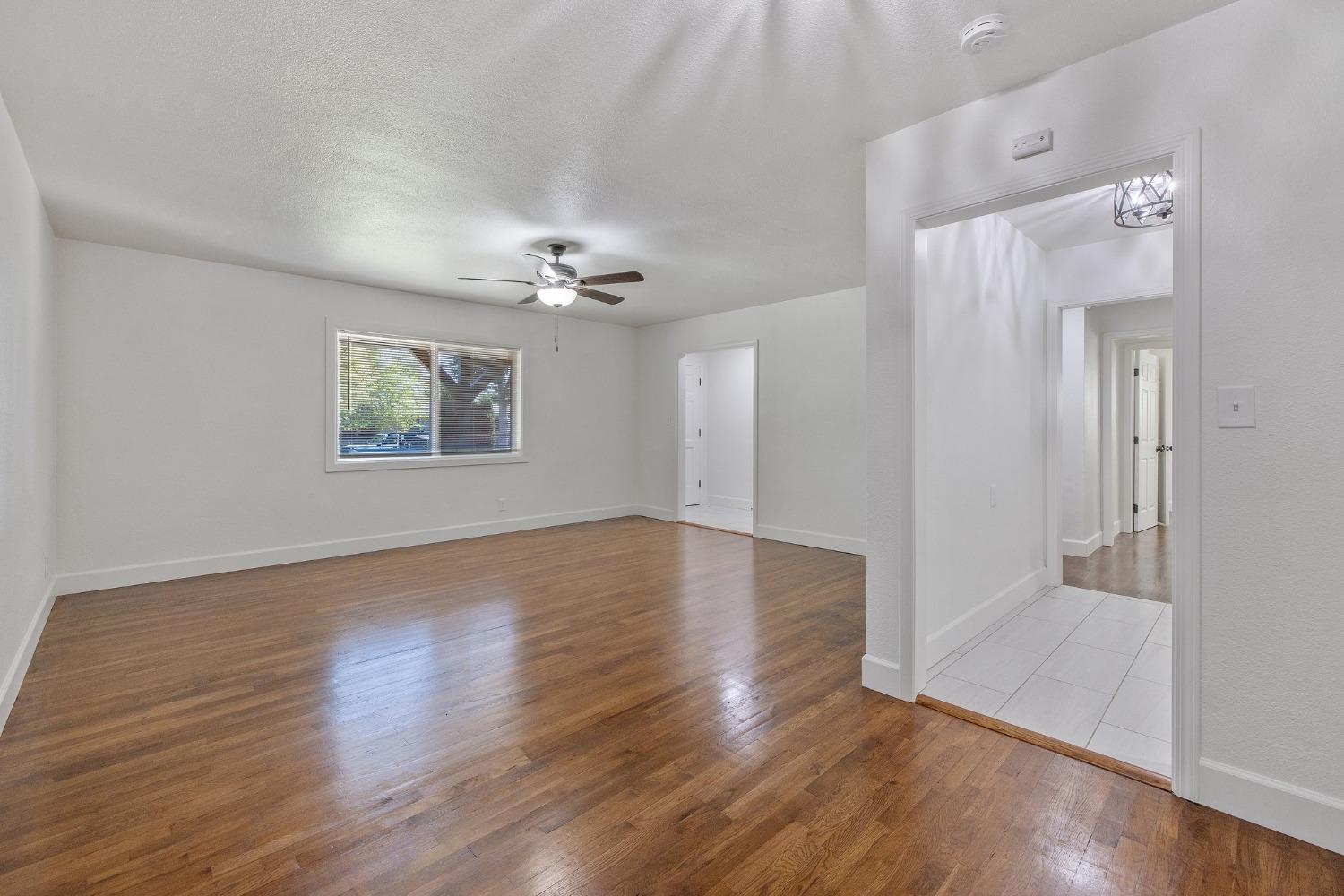 Detail Gallery Image 11 of 43 For 37 E Eden Ave, Fresno,  CA 93706 - 3 Beds | 1 Baths