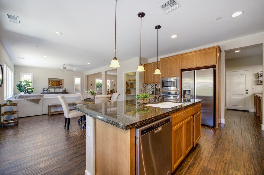 Detail Gallery Image 21 of 62 For 814 Calico Dr, Rocklin,  CA 95765 - 4 Beds | 3/1 Baths