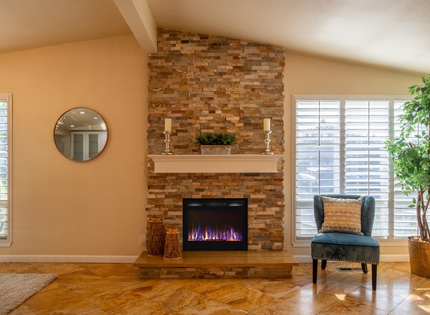 Detail Gallery Image 14 of 52 For 2412 Upham Ct, Carmichael,  CA 95608 - 3 Beds | 1 Baths