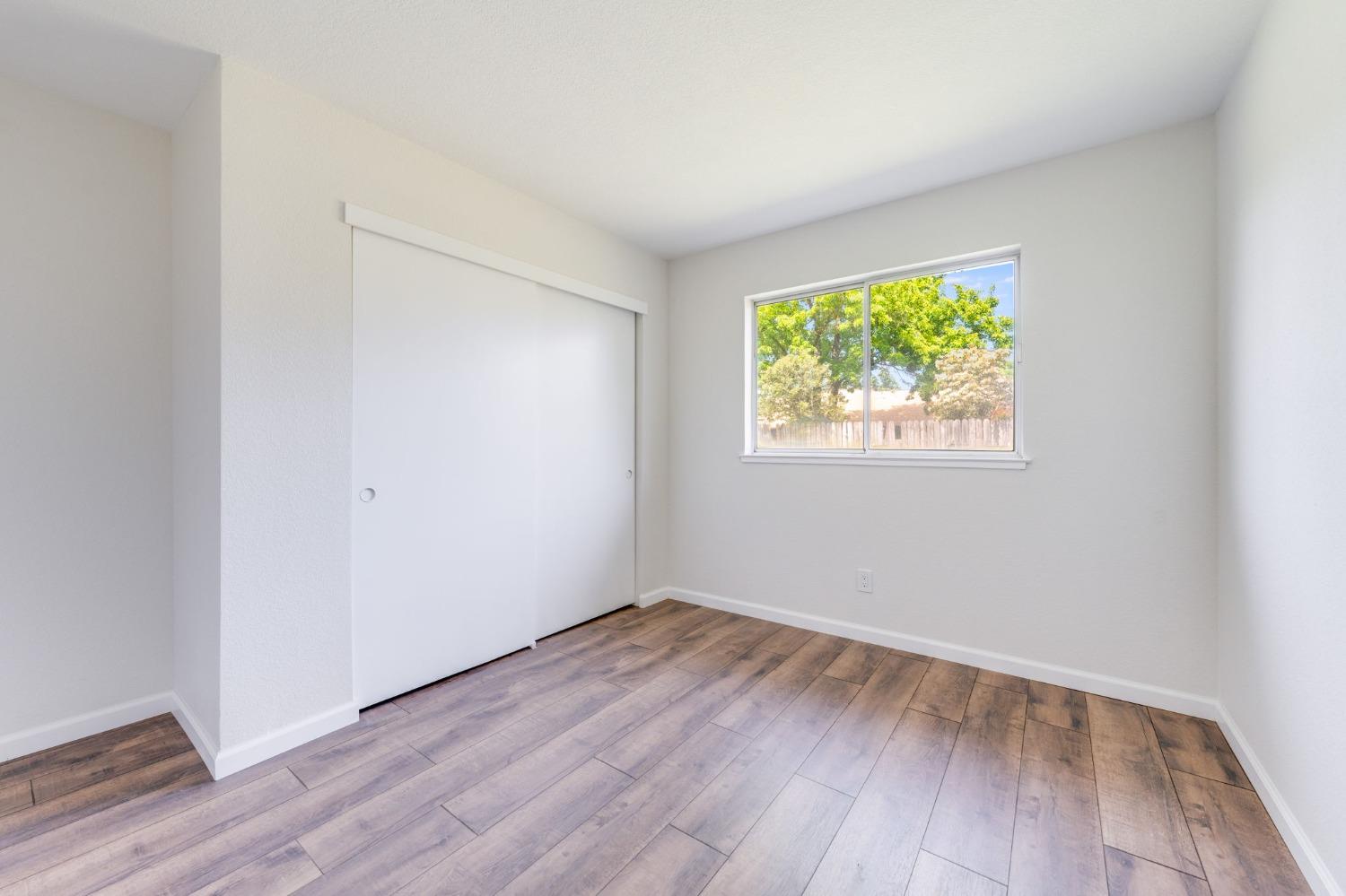 Detail Gallery Image 25 of 29 For 8771 Tiogawoods Dr, Sacramento,  CA 95828 - 3 Beds | 2 Baths