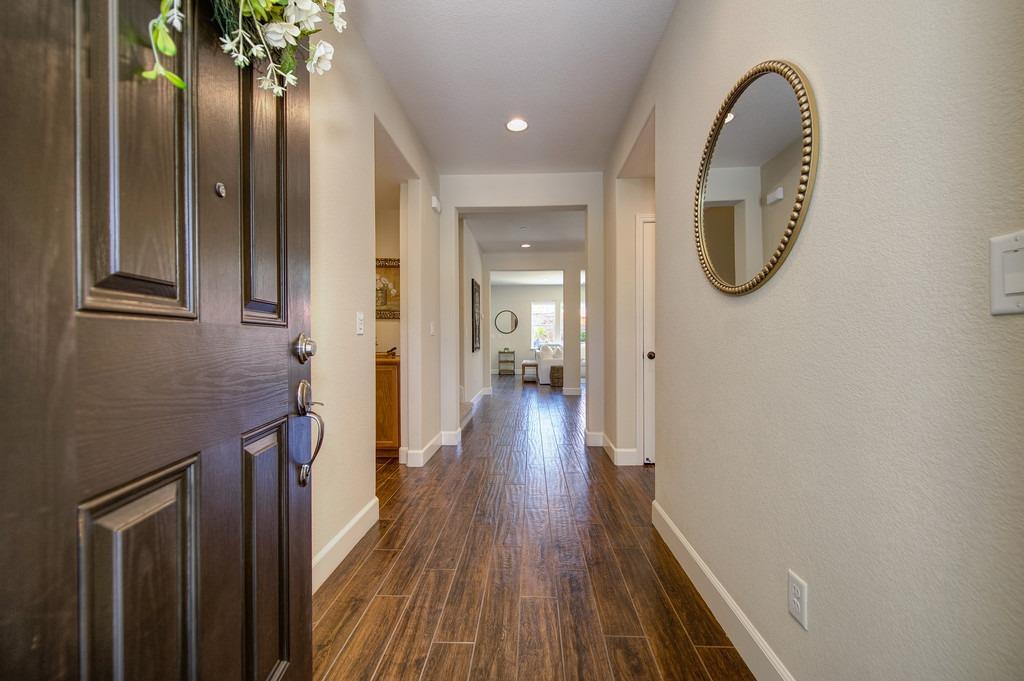 Detail Gallery Image 8 of 62 For 814 Calico Dr, Rocklin,  CA 95765 - 4 Beds | 3/1 Baths