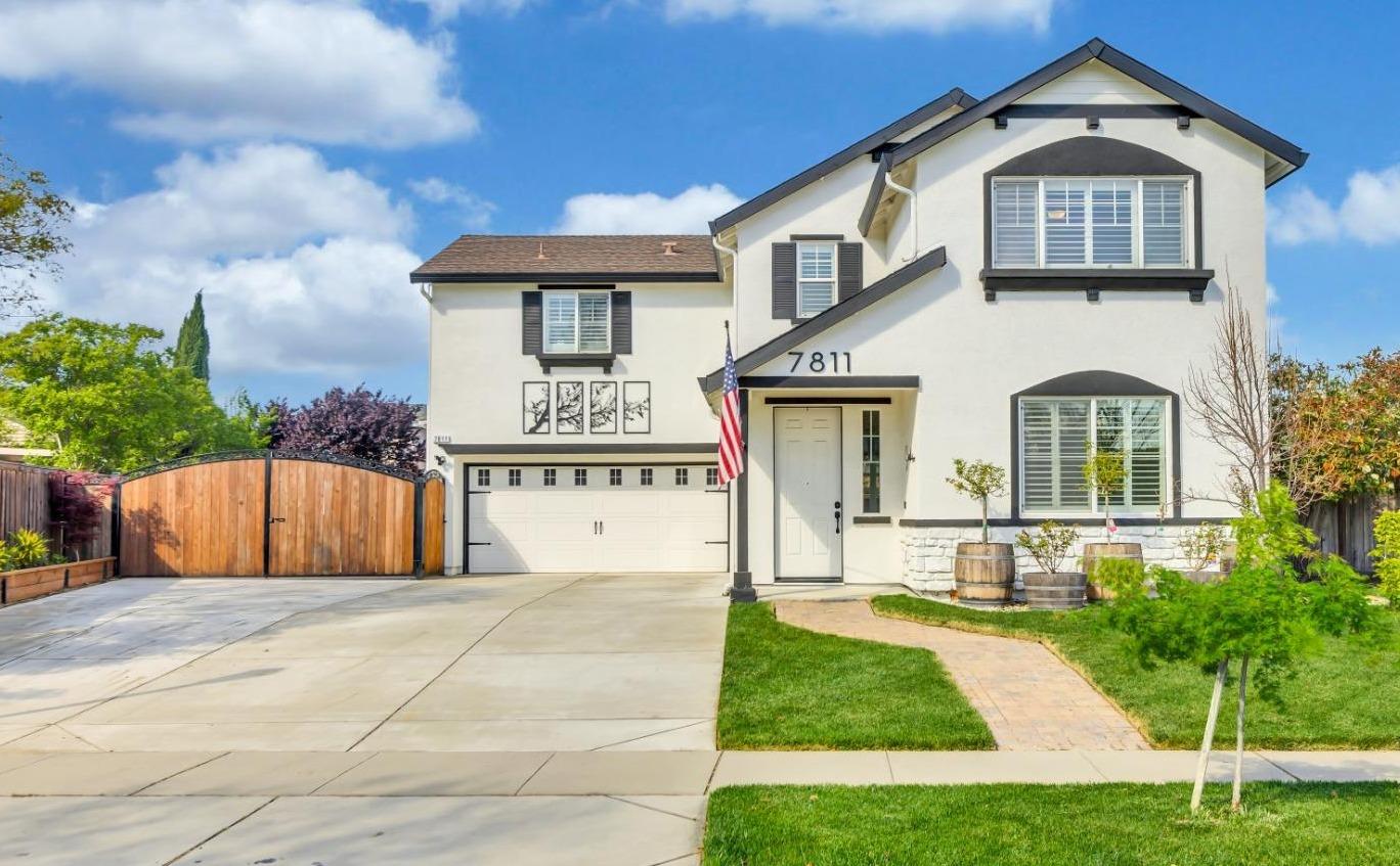 Detail Gallery Image 1 of 71 For 7811 Cellana Dr, Elk Grove,  CA 95757 - 4 Beds | 2/1 Baths