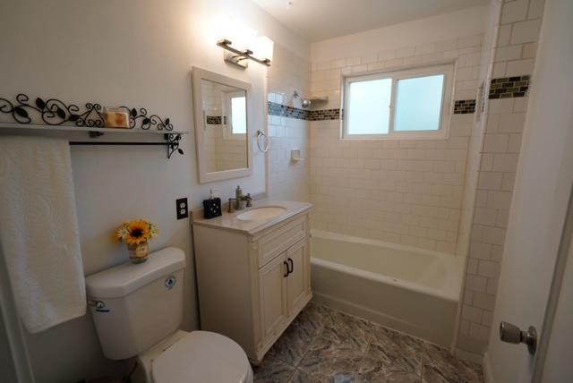 Detail Gallery Image 5 of 12 For 4052 E El Monte Way, Fresno,  CA 93702 - 3 Beds | 1/1 Baths