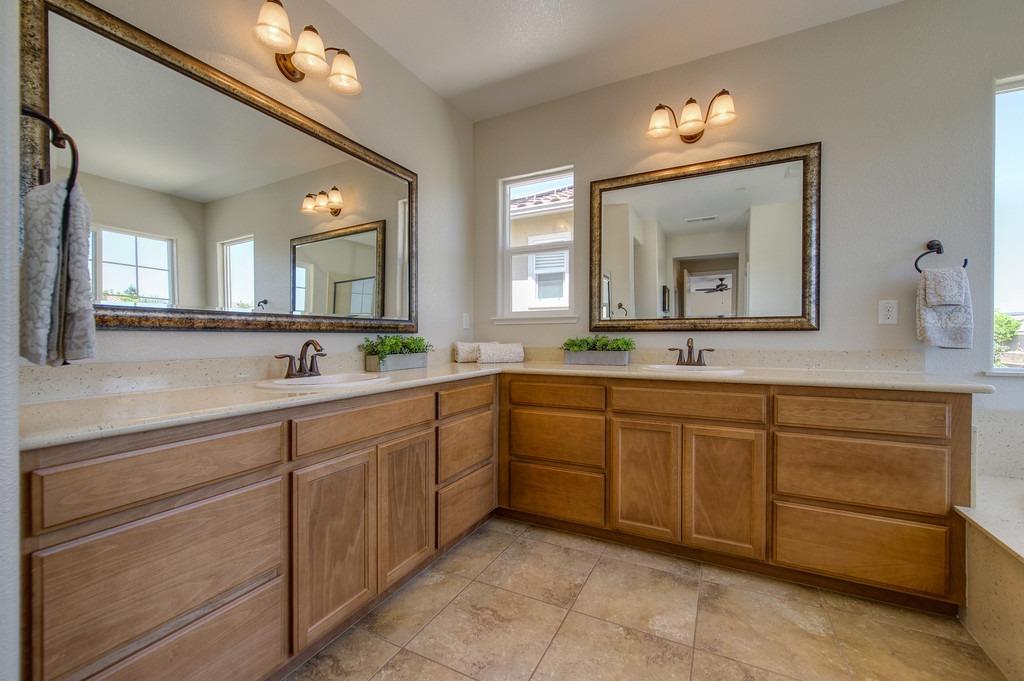 Detail Gallery Image 38 of 62 For 814 Calico Dr, Rocklin,  CA 95765 - 4 Beds | 3/1 Baths