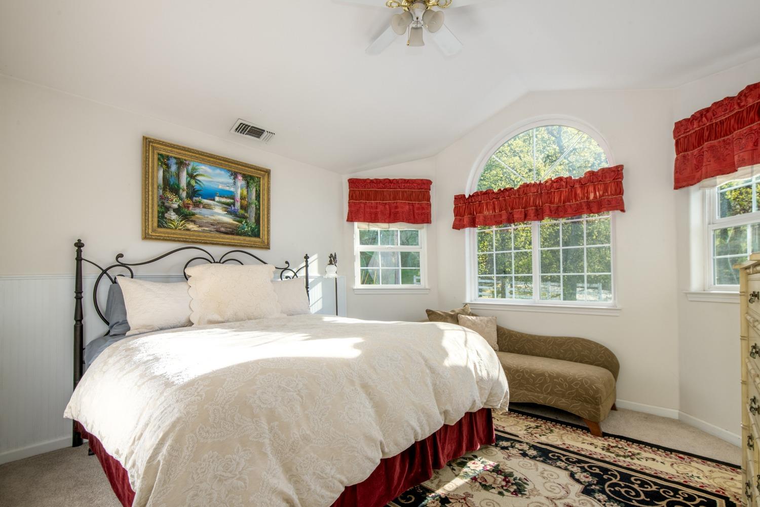 Detail Gallery Image 27 of 52 For 13922 Auburn Rd, Grass Valley,  CA 95949 - 5 Beds | 3/1 Baths