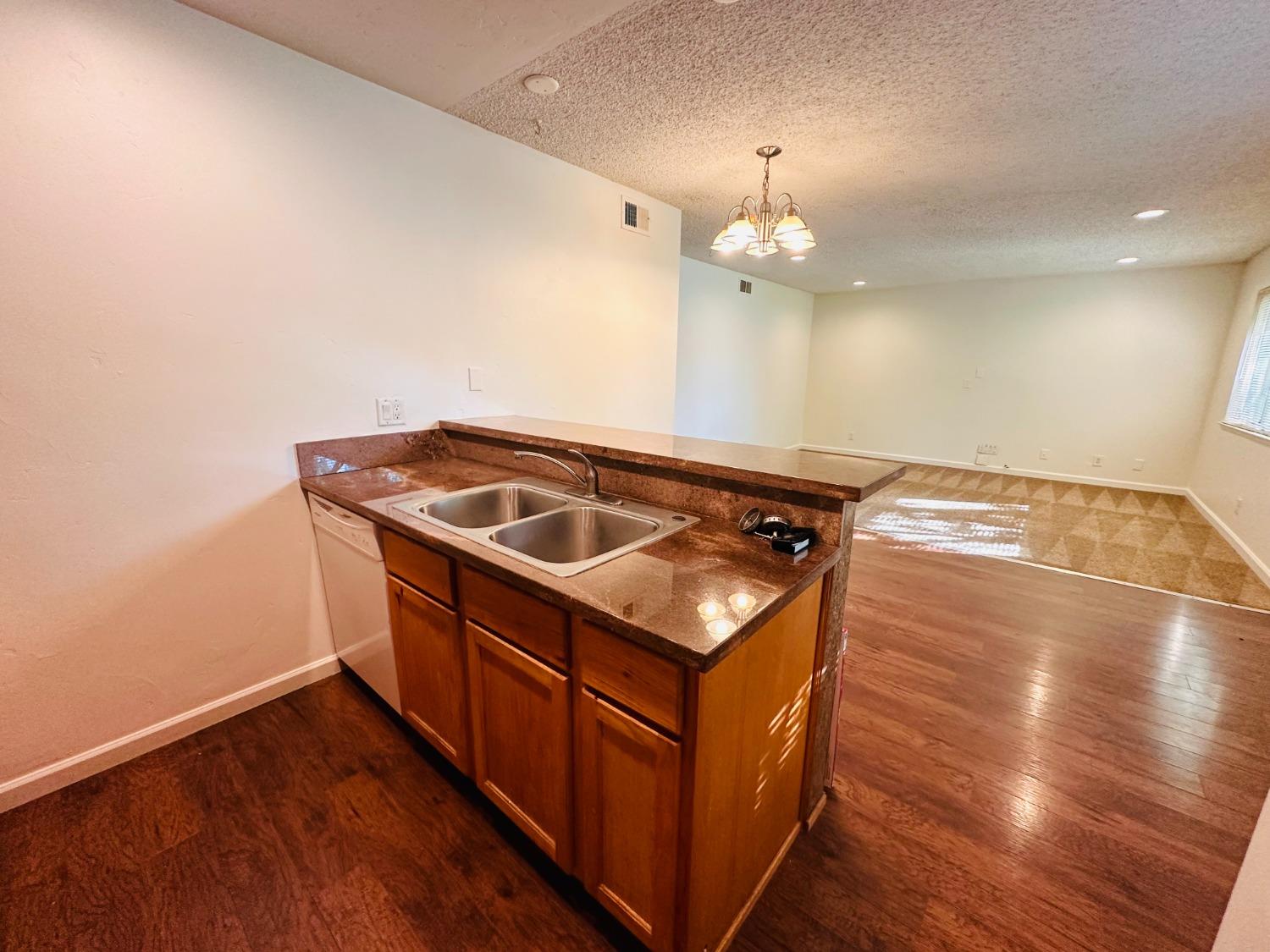 Detail Gallery Image 8 of 23 For 6220 Longford Dr #1,  Citrus Heights,  CA 95621 - 2 Beds | 1 Baths