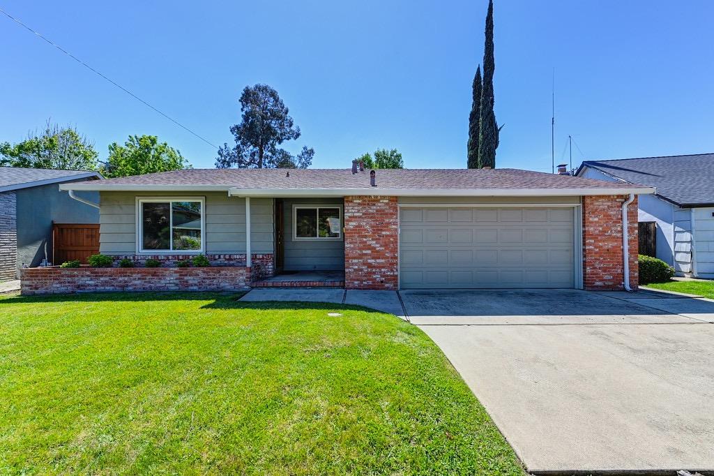 Photo of 308 James Drive, Roseville, CA 95678