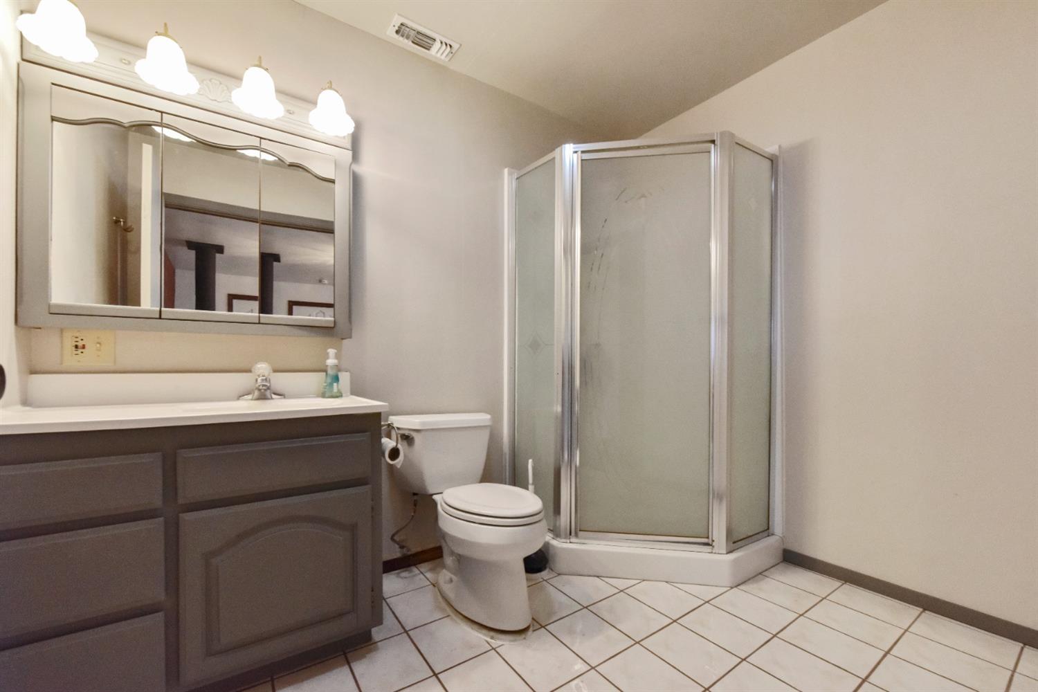Detail Gallery Image 23 of 46 For 816 H St, Lincoln,  CA 95648 - 3 Beds | 2/1 Baths