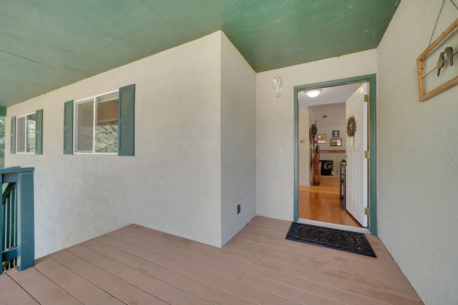 Detail Gallery Image 4 of 30 For 21630 Gayla Dr, Pine Grove,  CA 95665 - 3 Beds | 2 Baths