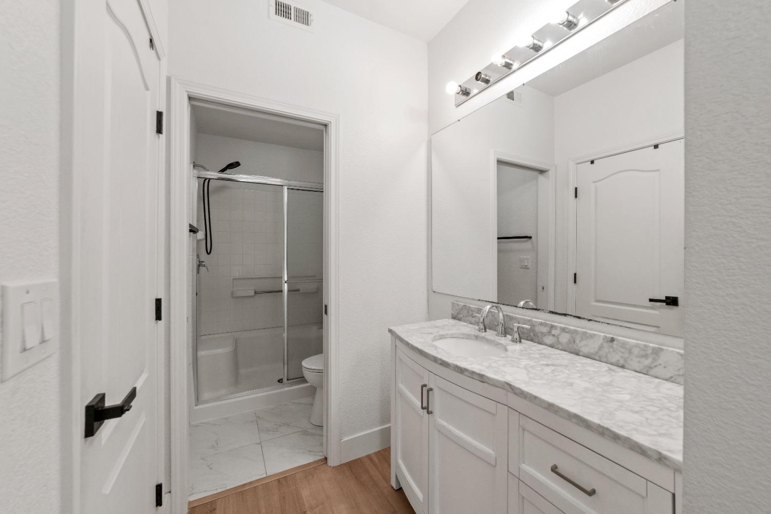 Detail Gallery Image 13 of 21 For 301 Perth Ct, Roseville,  CA 95747 - 2 Beds | 2 Baths