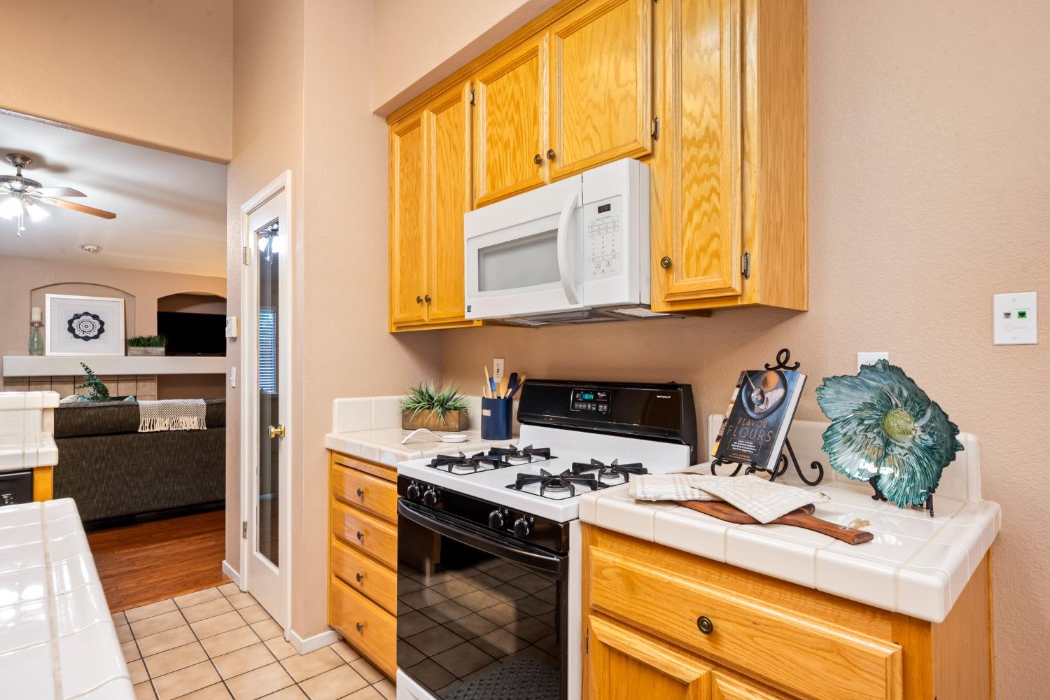 Detail Gallery Image 15 of 32 For 5547 Sage Dr, Rocklin,  CA 95765 - 3 Beds | 2 Baths