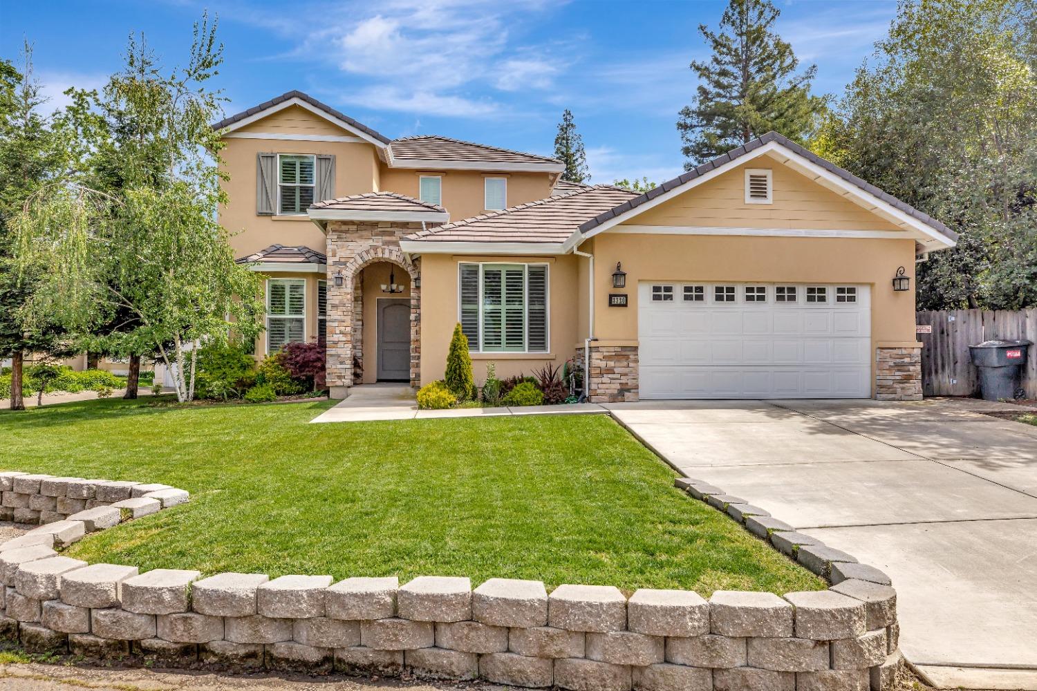 Photo of 3320 Winsome Ln in Carmichael, CA