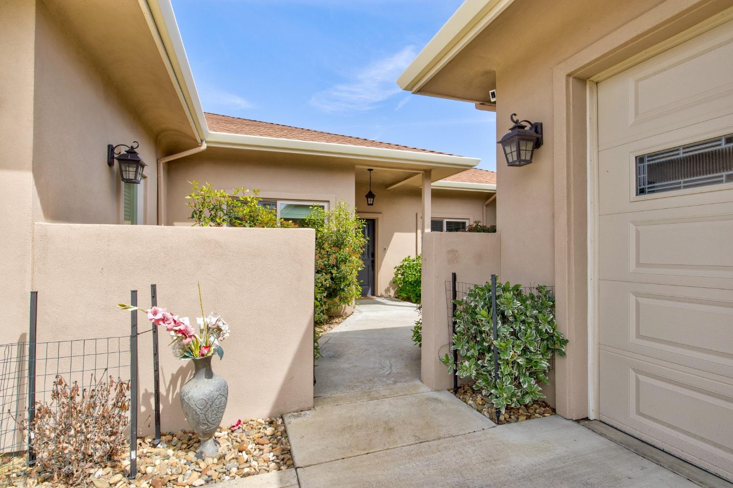 Detail Gallery Image 3 of 67 For 121 Blue Oak Ct, Copperopolis,  CA 95228 - 3 Beds | 2/1 Baths