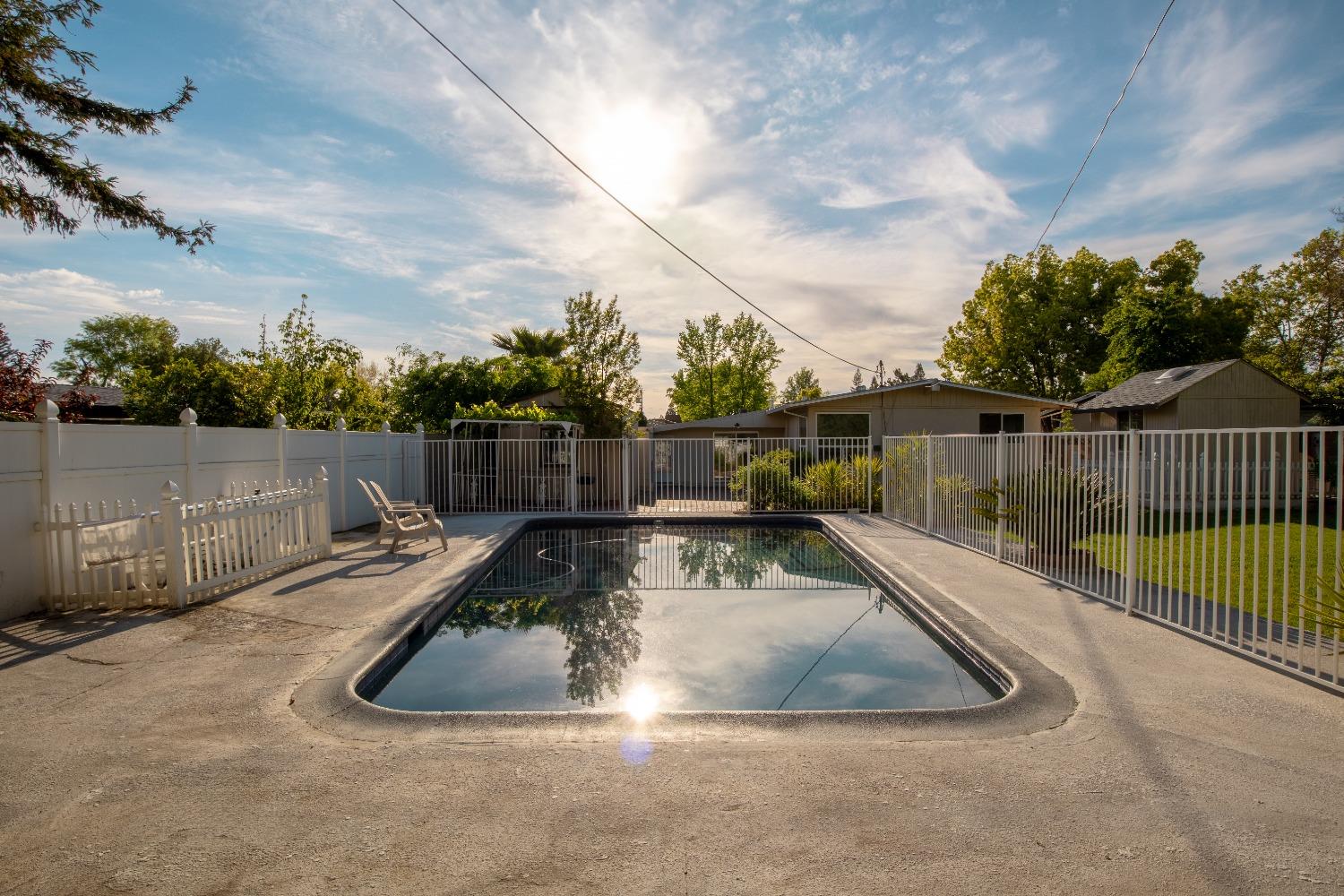 Detail Gallery Image 41 of 52 For 2412 Upham Ct, Carmichael,  CA 95608 - 3 Beds | 1 Baths