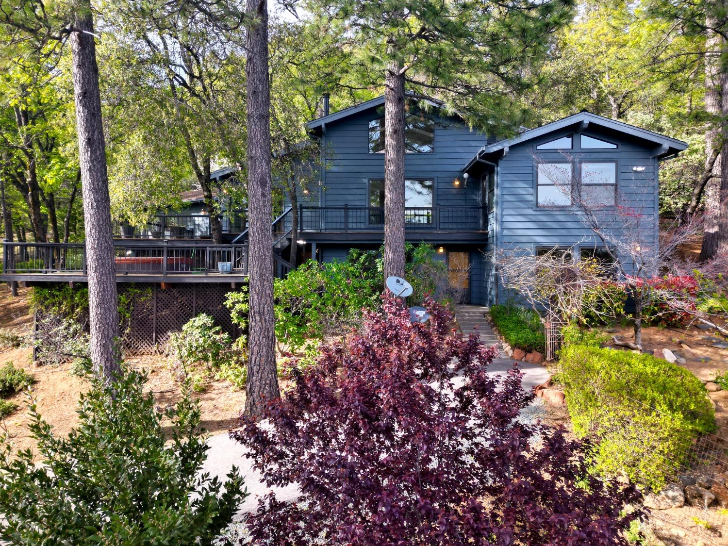 Detail Gallery Image 1 of 98 For 14158 Gochine Dr, Nevada City,  CA 95959 - 3 Beds | 2/1 Baths