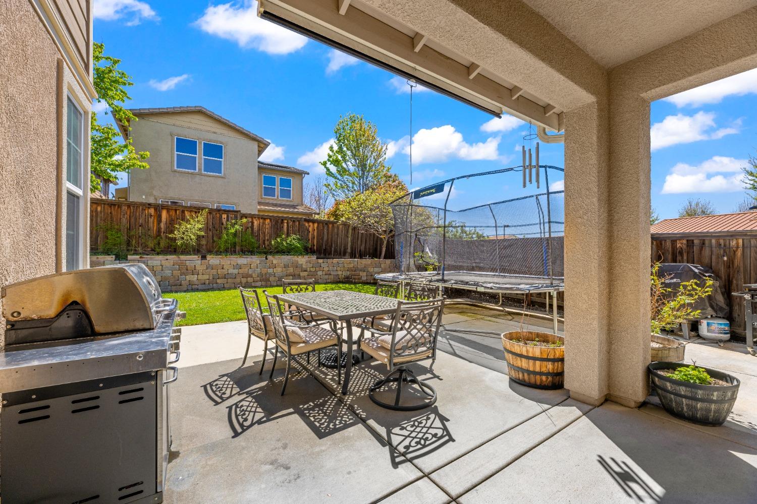 Detail Gallery Image 43 of 46 For 900 Campfire Cir, Rocklin,  CA 95765 - 4 Beds | 3/1 Baths