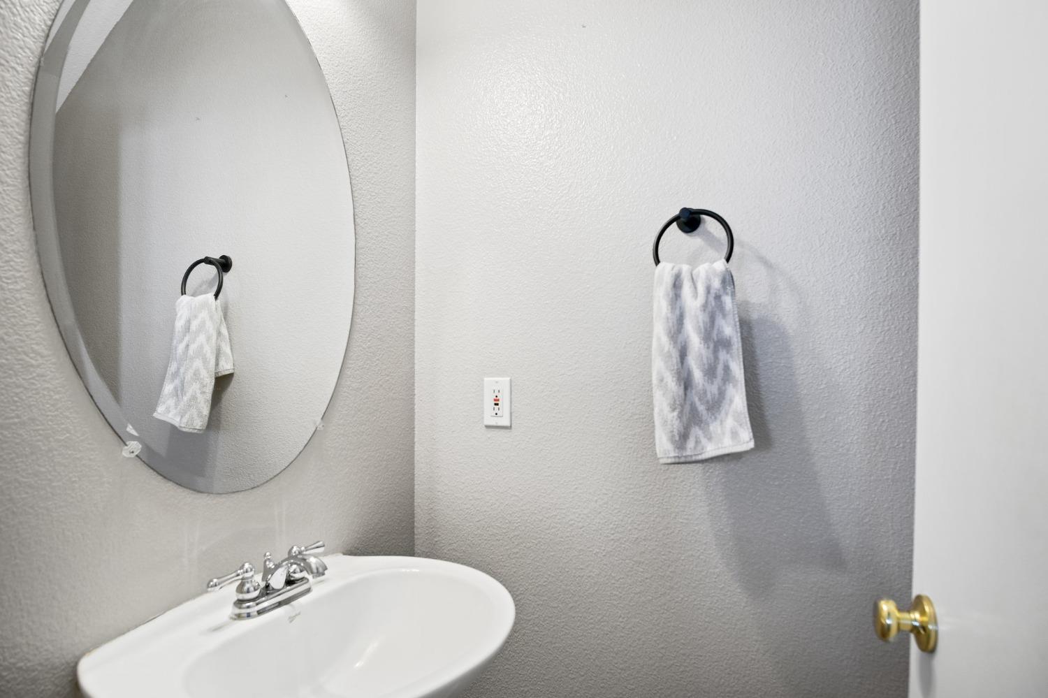Detail Gallery Image 18 of 35 For 328 Plumcrest Ct, Oakdale,  CA 95361 - 4 Beds | 2/1 Baths