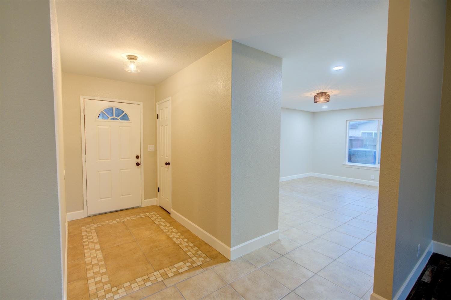 Detail Gallery Image 5 of 32 For 3215 Monte Vista Ct, Merced,  CA 95340 - 3 Beds | 2 Baths