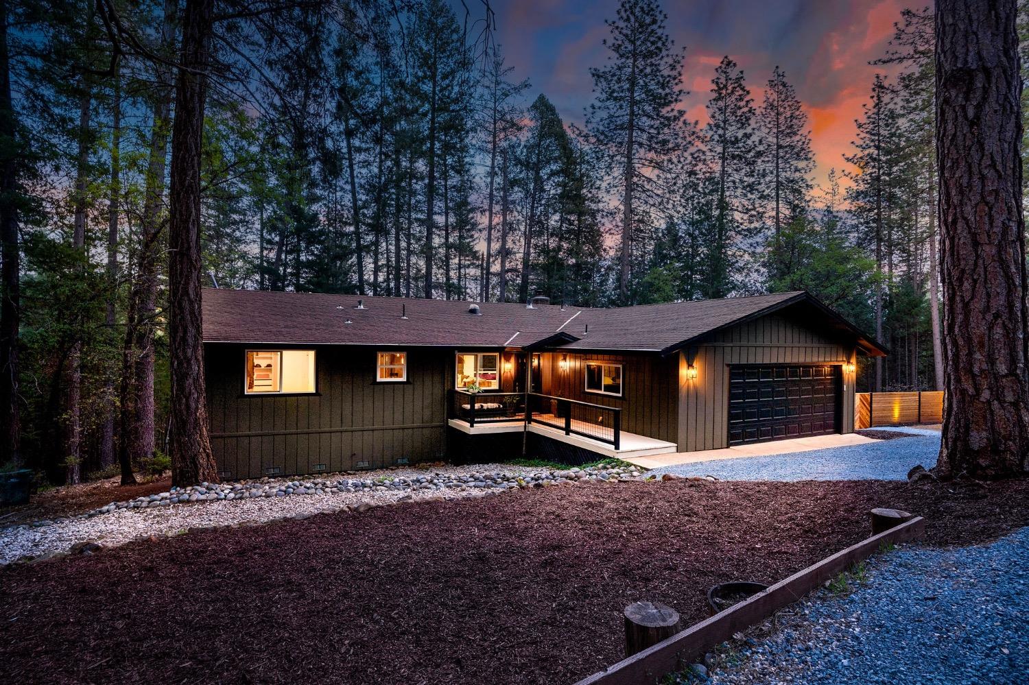 Photo of 13981 Linden Rd in Grass Valley, CA