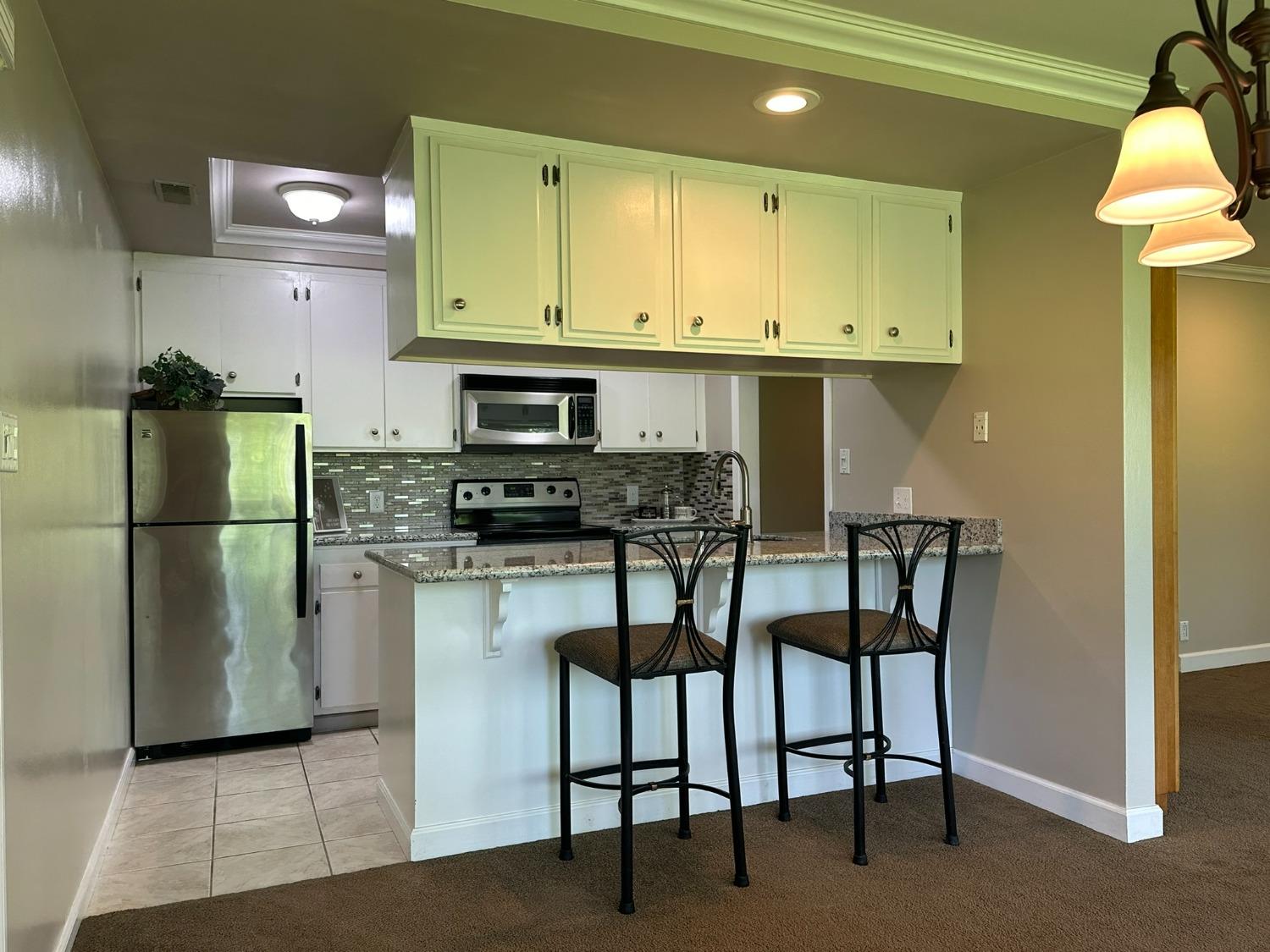 Detail Gallery Image 8 of 27 For 7435 Fairway Two Ave #21,  Fair Oaks,  CA 95628 - 2 Beds | 2 Baths