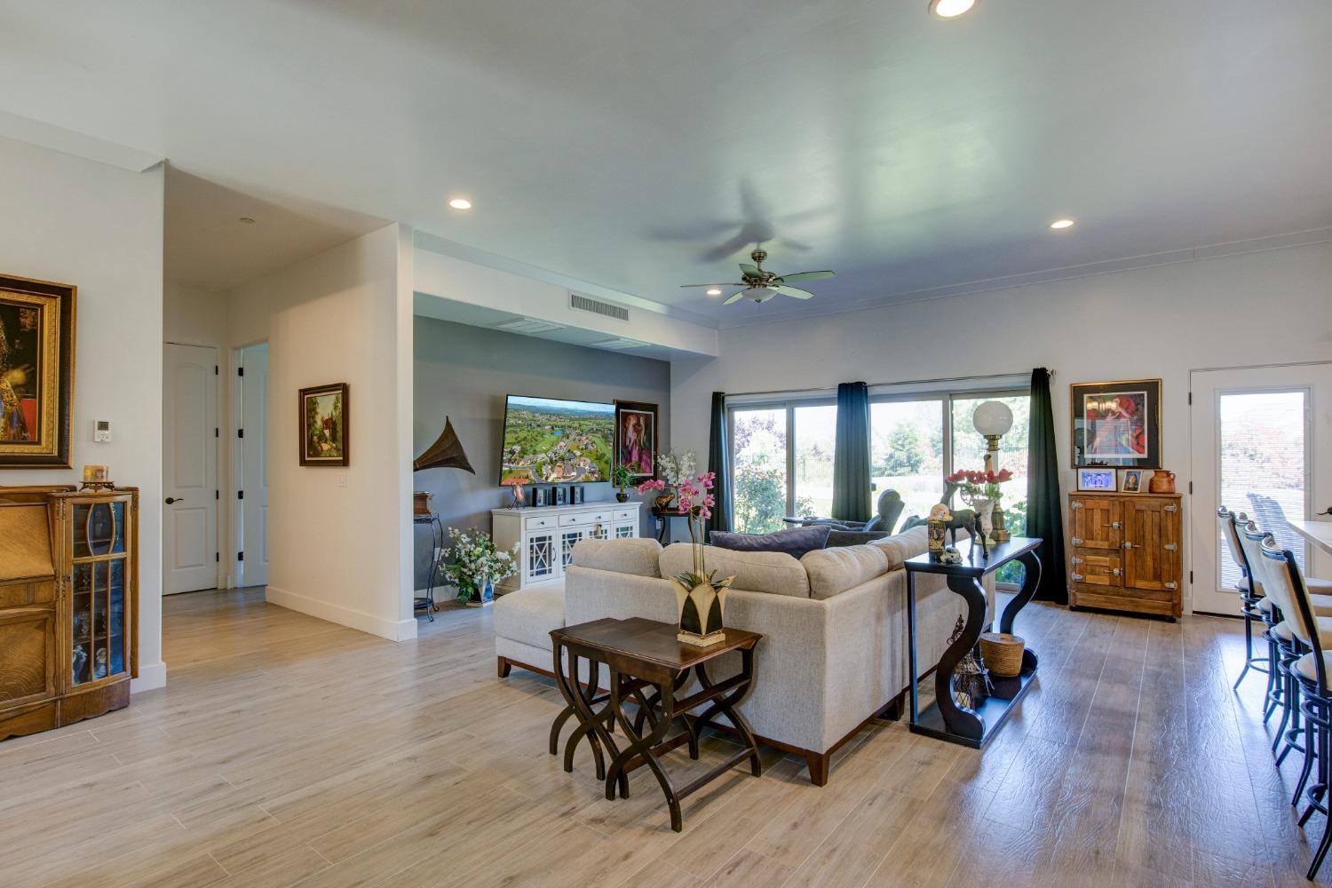 Detail Gallery Image 9 of 67 For 121 Blue Oak Ct, Copperopolis,  CA 95228 - 3 Beds | 2/1 Baths