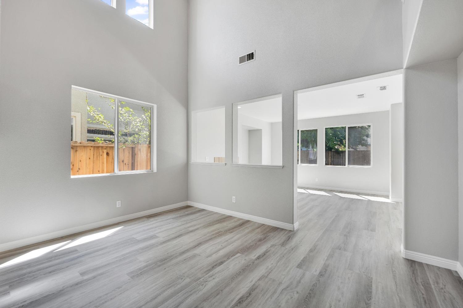 Detail Gallery Image 14 of 63 For 2827 Muskrat Way, Sacramento,  CA 95834 - 4 Beds | 2/1 Baths