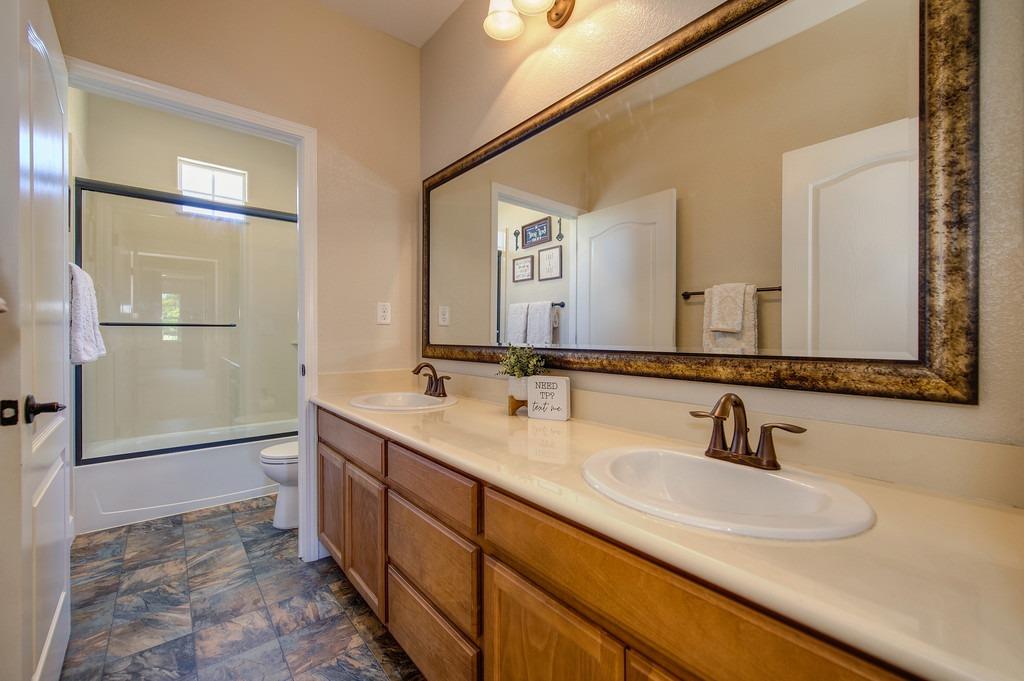 Detail Gallery Image 42 of 62 For 814 Calico Dr, Rocklin,  CA 95765 - 4 Beds | 3/1 Baths
