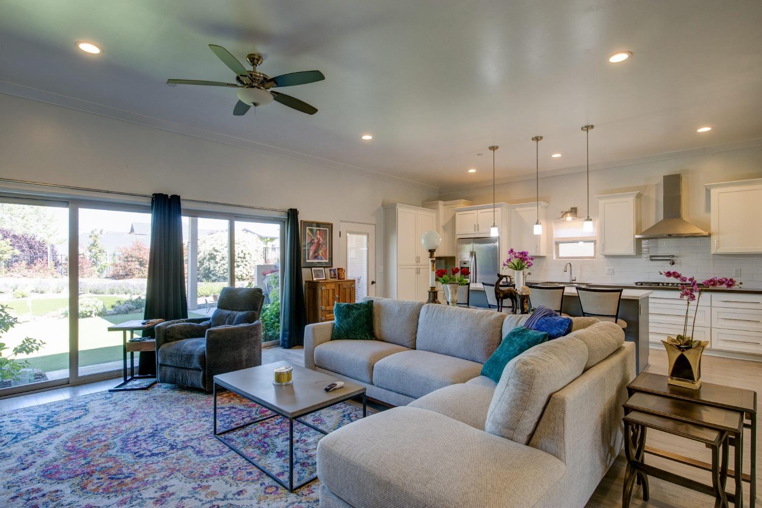 Detail Gallery Image 11 of 67 For 121 Blue Oak Ct, Copperopolis,  CA 95228 - 3 Beds | 2/1 Baths