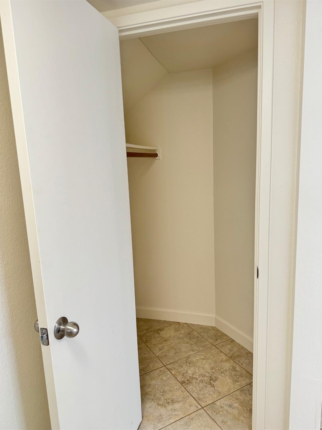 Detail Gallery Image 17 of 51 For 3117 Roan Ct, Antelope,  CA 95843 - 4 Beds | 2/1 Baths