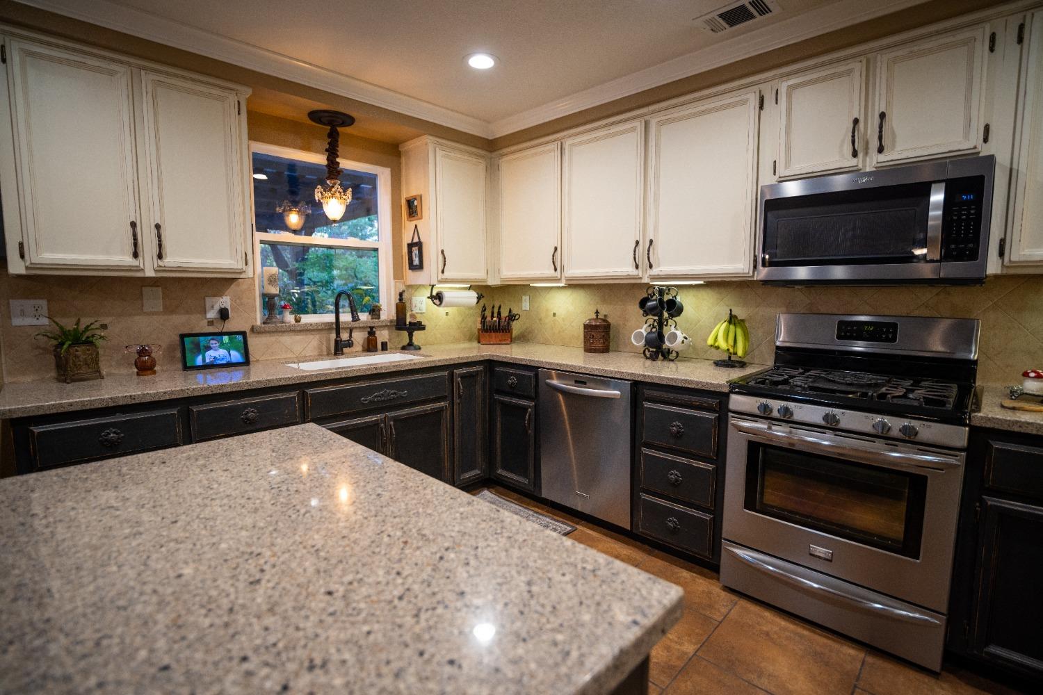 Detail Gallery Image 18 of 62 For 1728 Calle Campana, Roseville,  CA 95747 - 4 Beds | 2/1 Baths